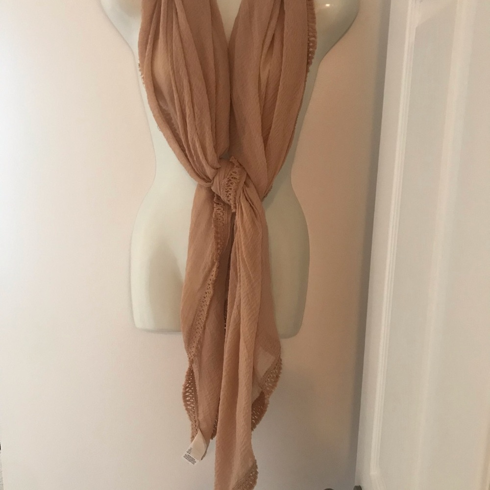 (2) Scarves/Wraps - Picture 11 of 11